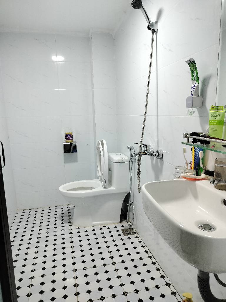 Bán nhà Tân Mai - diện tích 41.5m2 5 tầng - Cách ô tô 100m - giá 5,8 tỷ