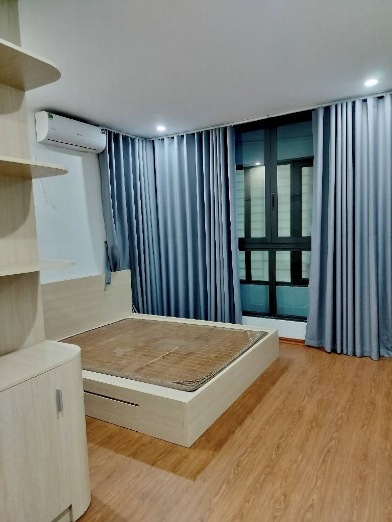 Bán nhà Tân Mai - diện tích 41.5m2 5 tầng - Cách ô tô 100m - giá 5,8 tỷ