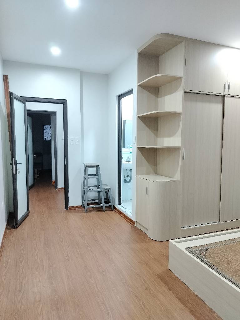 Bán nhà Tân Mai - diện tích 41.5m2 5 tầng - Cách ô tô 100m - giá 5,8 tỷ