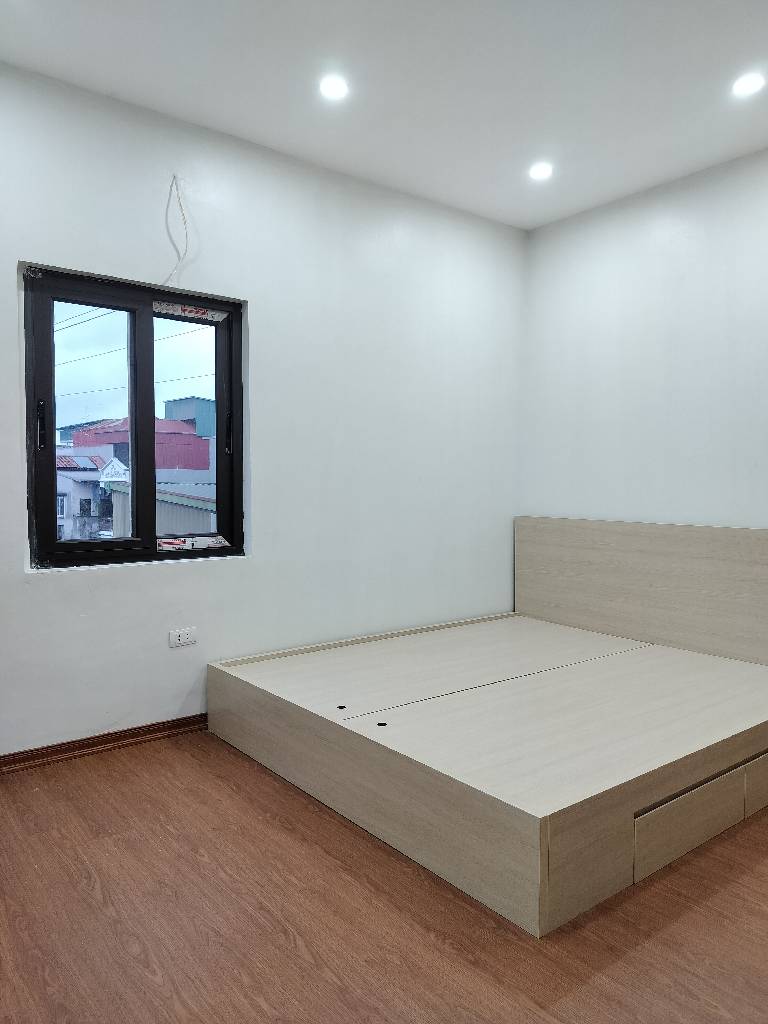 Bán nhà Tân Mai - diện tích 41.5m2 5 tầng - Cách ô tô 100m - giá 5,8 tỷ