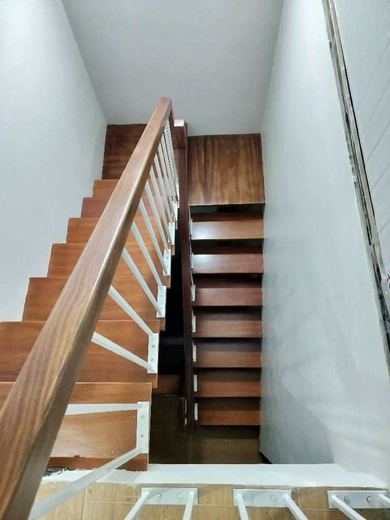 Bán nhà Tân Mai - diện tích 41.5m2 5 tầng - Cách ô tô 100m - giá 5,8 tỷ