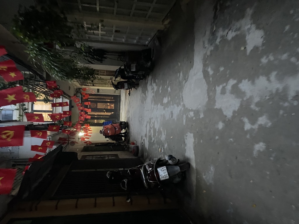 Bán nhà Nguyễn Phúc Lai - diện tích 38m2 3 tầng - Lô góc, kinh doanh - giá 16 tỷ