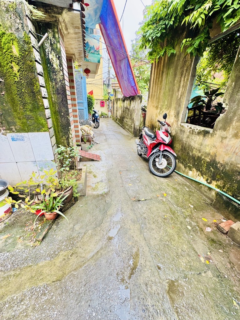 Bán nhà Hoàng Mai - diện tích 70m2 2 tầng - Gần trường chợ - giá 6,3 tỷ