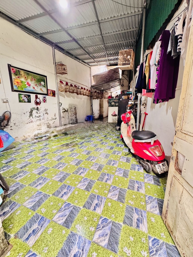 Bán nhà Hoàng Mai - diện tích 70m2 2 tầng - Gần trường chợ - giá 6,3 tỷ