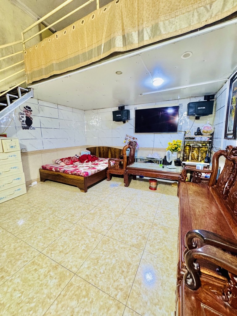 Bán nhà Hoàng Mai - diện tích 70m2 2 tầng - Gần trường chợ - giá 6,3 tỷ
