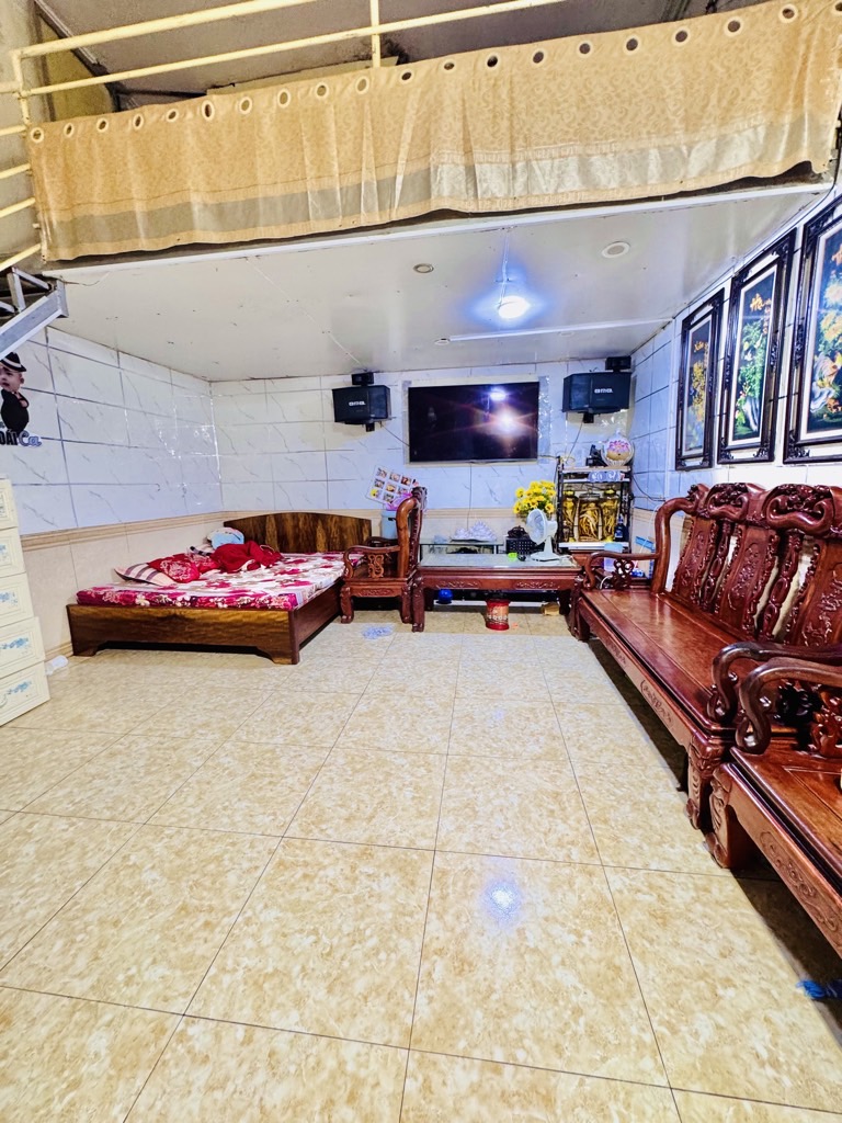 Bán nhà Hoàng Mai - diện tích 70m2 2 tầng - Gần trường chợ - giá 6,3 tỷ