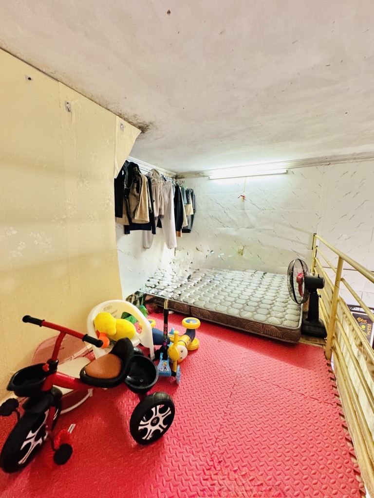 Bán nhà Hoàng Mai - diện tích 70m2 2 tầng - Gần trường chợ - giá 6,3 tỷ