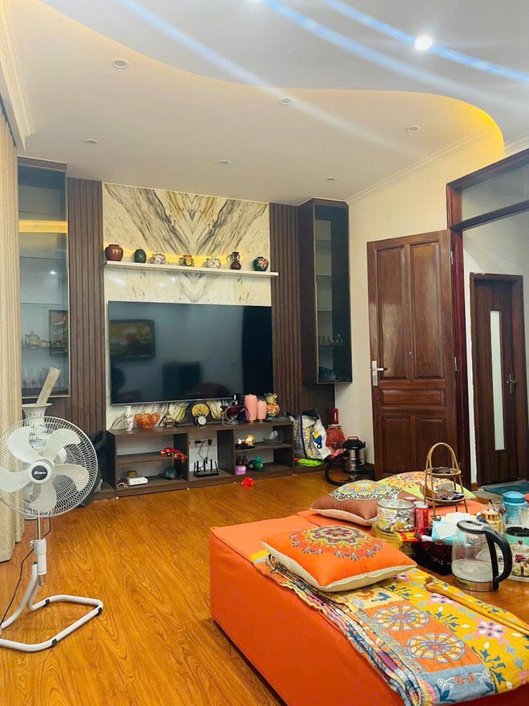 Bán nhà Ô Đồng Lầm - diện tích 71.2m2 4 tầng - Mặt ngõ trước và sau 1 nhà ra mặt hồ - giá 21 tỷ