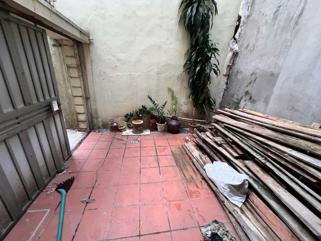 Bán nhà Chợ Khâm Thiên - diện tích 64m2 2 tầng - Nhà cũ xác định bán đất - giá 12 tỷ