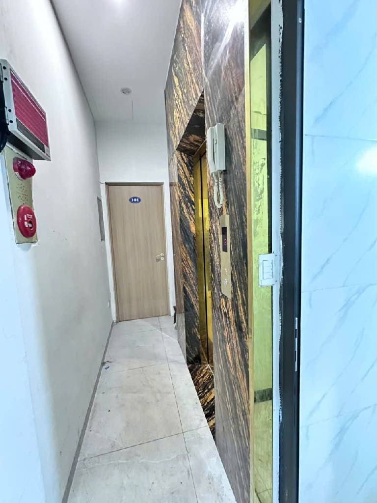 Bán nhà Ngõ Chợ Khâm Thiên - diện tích 71m2 7 tầng - Mặt phố chợ, kinh doanh sầm uất - giá 23,8 tỷ