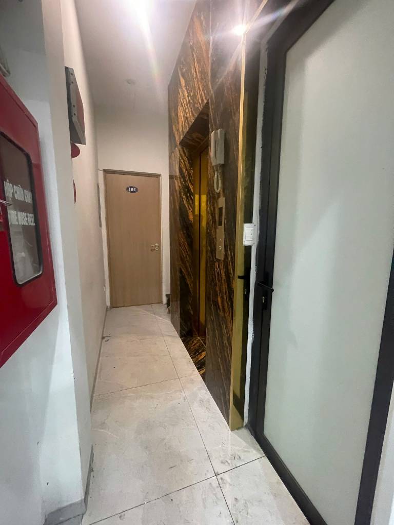 Bán nhà Ngõ Chợ Khâm Thiên - diện tích 71m2 7 tầng - Mặt phố chợ, kinh doanh sầm uất - giá 23,8 tỷ