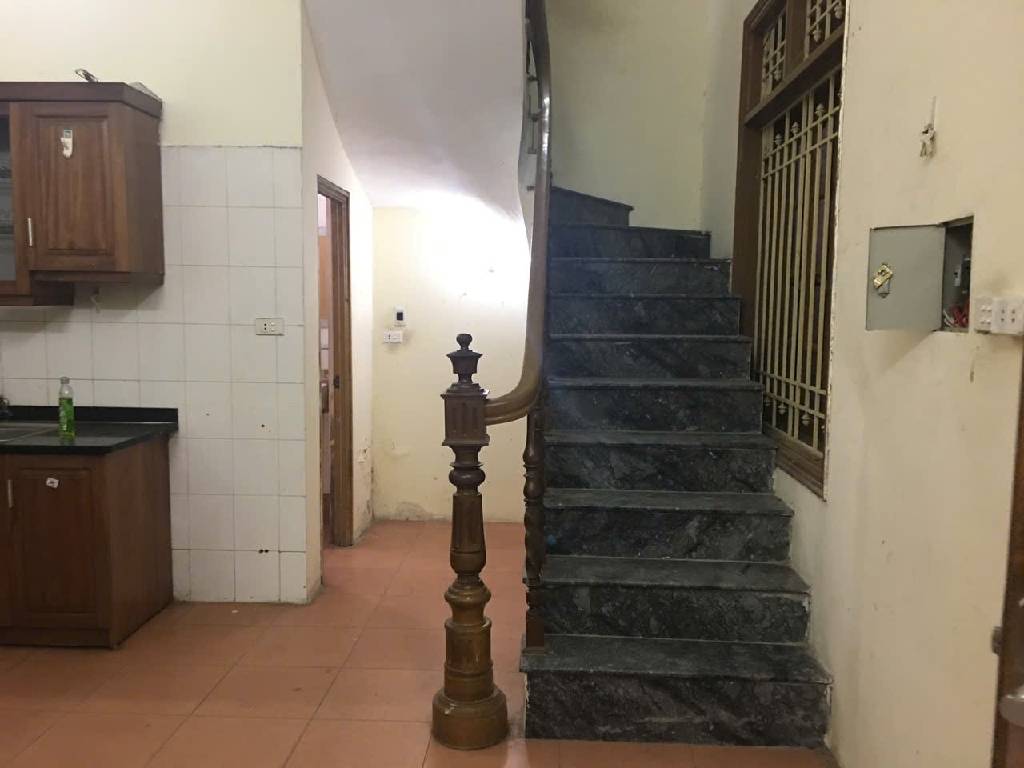 Bán nhà giáp bát - diện tích 63.7m2 4 tầng - gần ô tô - giá 10,2 tỷ