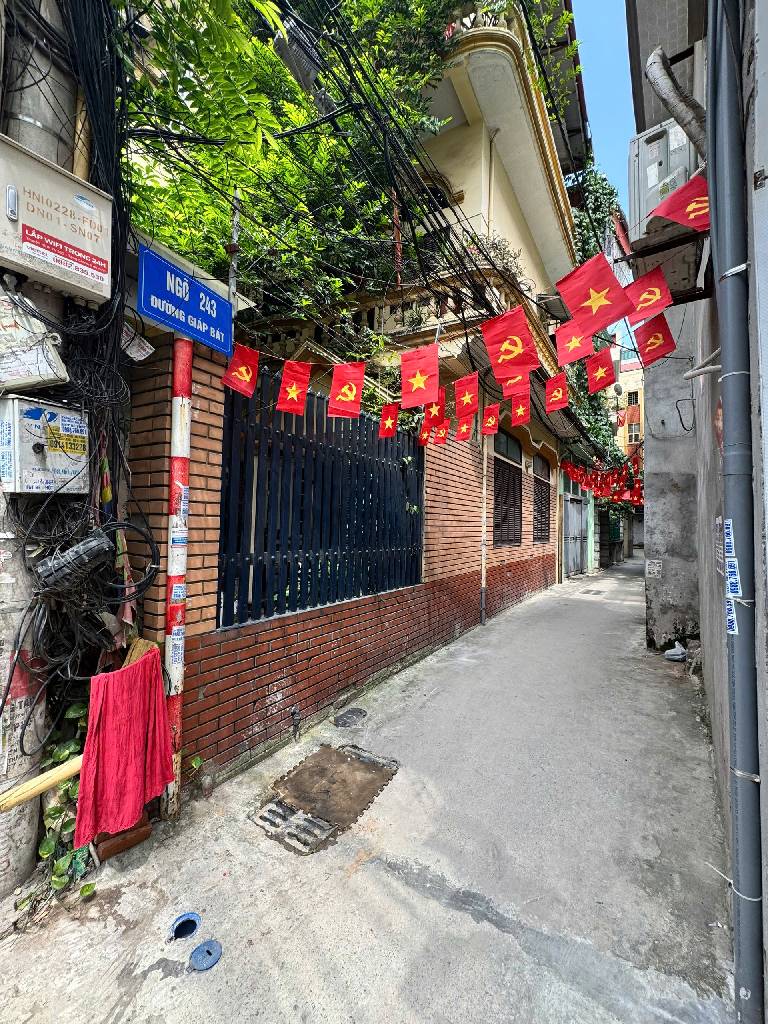 Bán nhà giáp bát - diện tích 63.7m2 4 tầng - gần ô tô - giá 10,2 tỷ