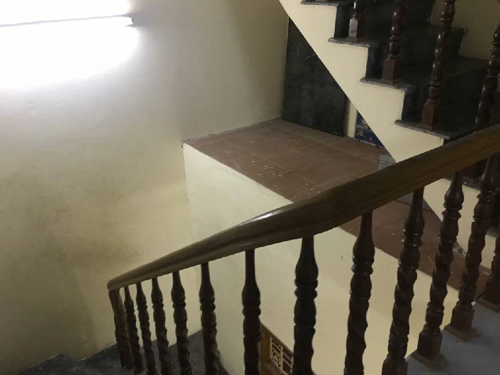 Bán nhà giáp bát - diện tích 63.7m2 4 tầng - gần ô tô - giá 10,2 tỷ