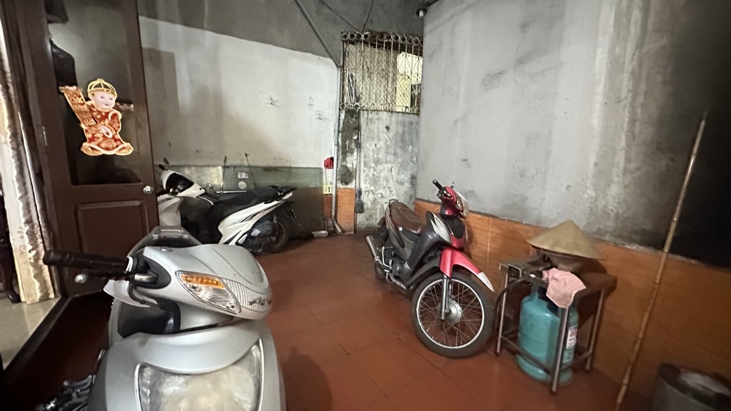 Bán nhà Ngõ Trung Tiền - diện tích 79.8m2 2 tầng - đất vàng trong làng đầu tư - giá 16 tỷ