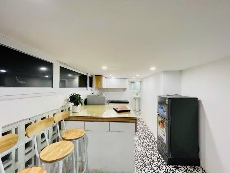 Bán nhà Ngõ Chợ Khâm Thiên - diện tích 85m2 7 tầng - gần chợ, trường học - giá 17,2 tỷ