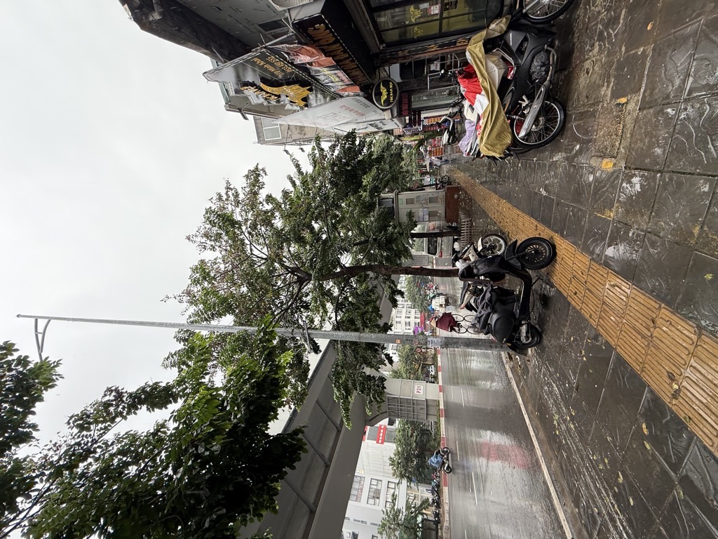 Bán nhà Minh Khai - diện tích 30.3m2 5 tầng - Mặt phố kinh doanh sầm uất - giá 13,8 tỷ