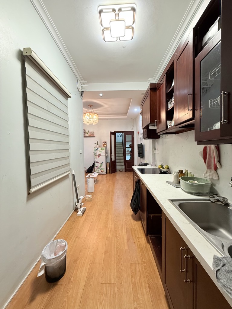 Bán nhà Minh Khai - diện tích 30.3m2 5 tầng - Mặt phố kinh doanh sầm uất - giá 13,8 tỷ