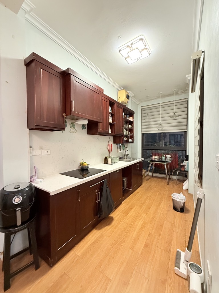 Bán nhà Minh Khai - diện tích 30.3m2 5 tầng - Mặt phố kinh doanh sầm uất - giá 13,8 tỷ