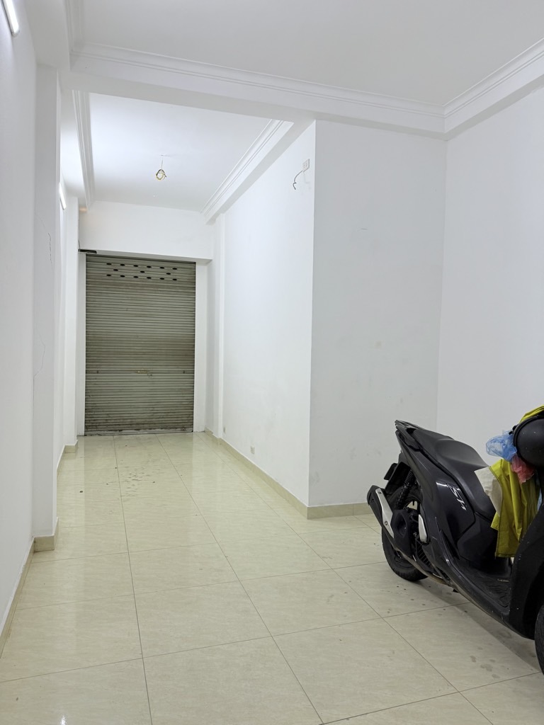 Bán nhà Minh Khai - diện tích 30.3m2 5 tầng - Mặt phố kinh doanh sầm uất - giá 13,8 tỷ