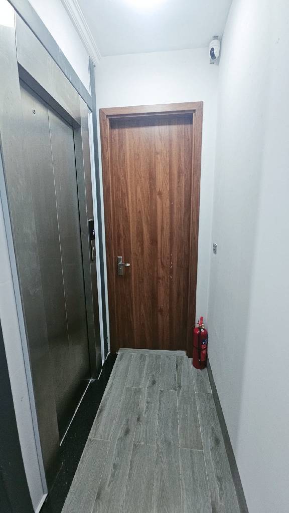 Bán nhà Nguyễn Trãi - diện tích 58,6m2 6 tầng - Ô tô tránh - giá 18,2 tỷ