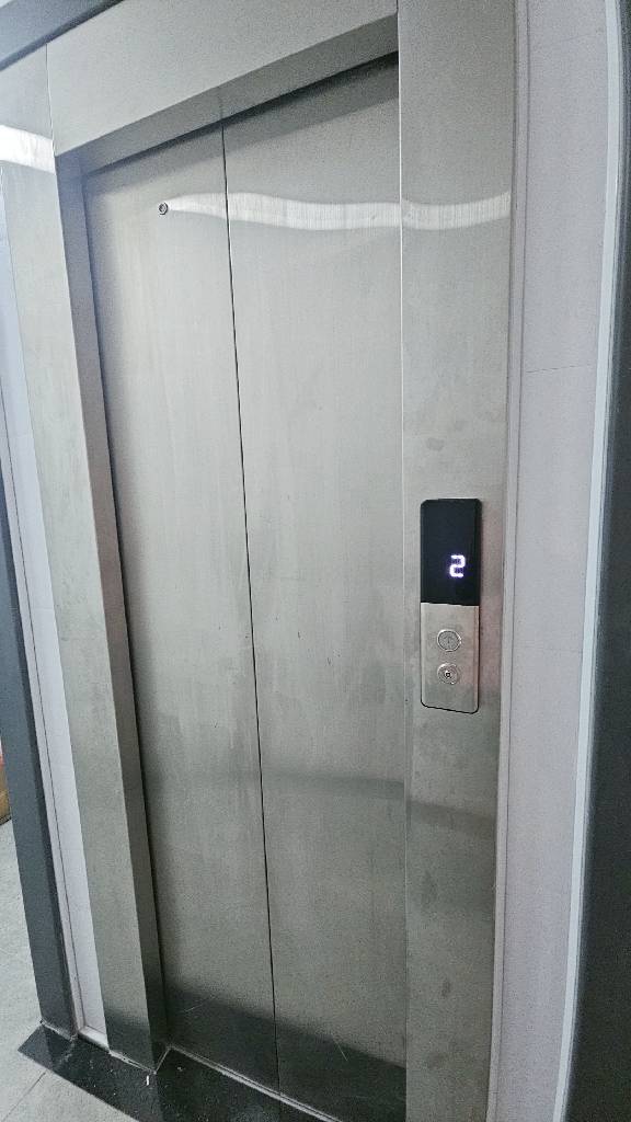 Bán nhà Nguyễn Trãi - diện tích 58,6m2 6 tầng - Ô tô tránh - giá 18,2 tỷ