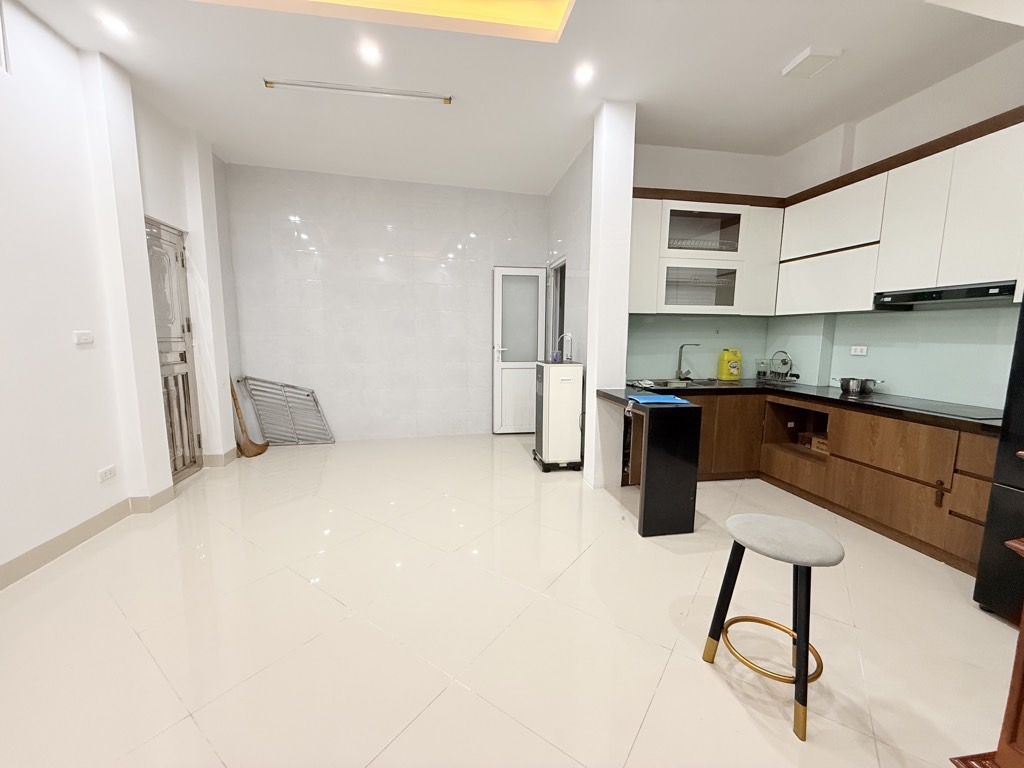 Bán nhà Thịnh Liệt - diện tích 30m2 5 tầng - LÔ GÓC - Ô TÔ VÀO TẬN CỬA - giá 7,7 tỷ