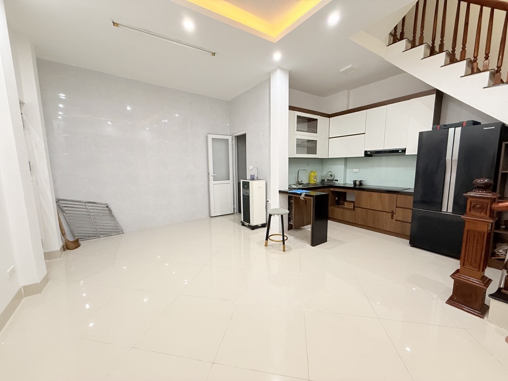 Bán nhà Thịnh Liệt - diện tích 30m2 5 tầng - LÔ GÓC - Ô TÔ VÀO TẬN CỬA - giá 7,7 tỷ