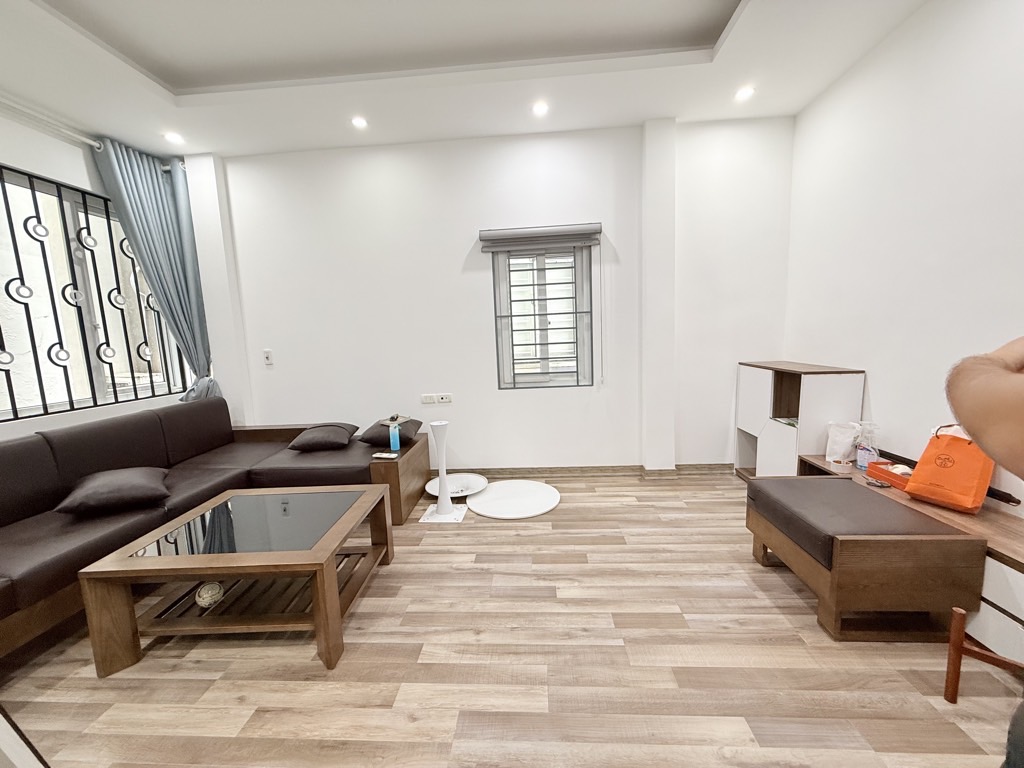 Bán nhà Thịnh Liệt - diện tích 30m2 5 tầng - LÔ GÓC - Ô TÔ VÀO TẬN CỬA - giá 7,7 tỷ