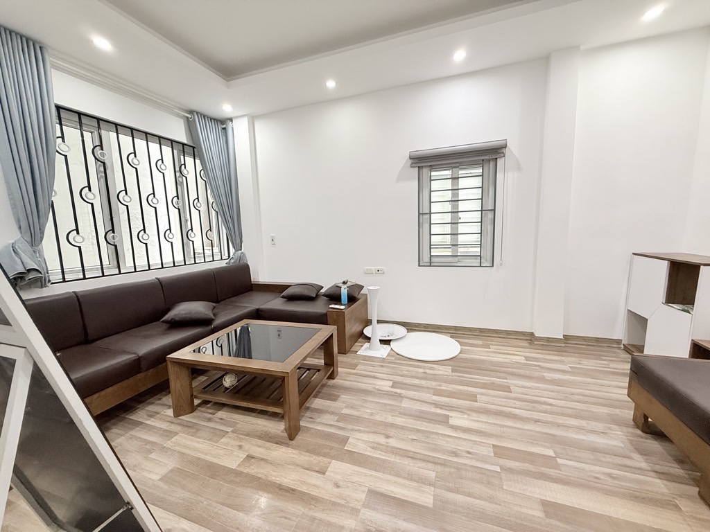 Bán nhà Thịnh Liệt - diện tích 30m2 5 tầng - LÔ GÓC - Ô TÔ VÀO TẬN CỬA - giá 7,7 tỷ