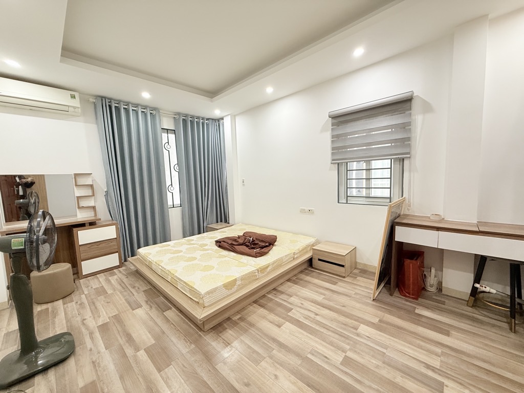 Bán nhà Thịnh Liệt - diện tích 30m2 5 tầng - LÔ GÓC - Ô TÔ VÀO TẬN CỬA - giá 7,7 tỷ