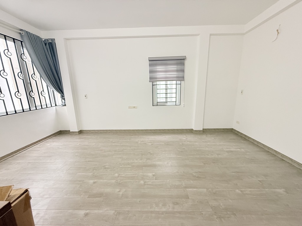 Bán nhà Thịnh Liệt - diện tích 30m2 5 tầng - LÔ GÓC - Ô TÔ VÀO TẬN CỬA - giá 7,7 tỷ