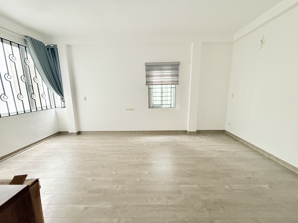 Bán nhà Thịnh Liệt - diện tích 30m2 5 tầng - LÔ GÓC - Ô TÔ VÀO TẬN CỬA - giá 7,7 tỷ