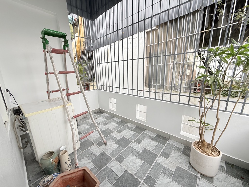 Bán nhà Thịnh Liệt - diện tích 30m2 5 tầng - LÔ GÓC - Ô TÔ VÀO TẬN CỬA - giá 7,7 tỷ