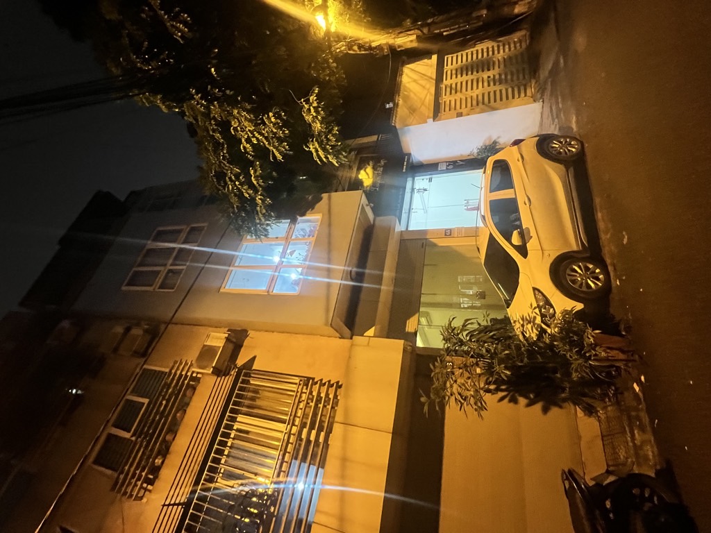 Bán nhà Cù Chính Lan - diện tích 50m2 4 tầng - Ô tô tránh vỉa hè rộng - giá 23 tỷ