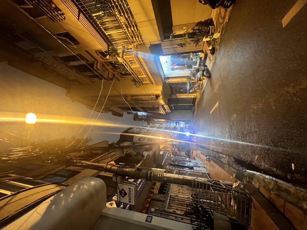 Bán nhà Cù Chính Lan - diện tích 50m2 4 tầng - Ô tô tránh vỉa hè rộng - giá 23 tỷ