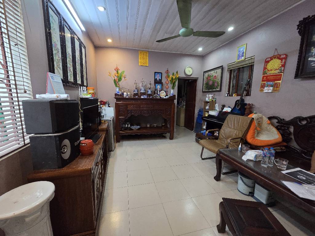 Bán nhà Lĩnh Nam - diện tích 78.5m2 1 tầng - Lô góc, vuông vắn - giá 22 tỷ