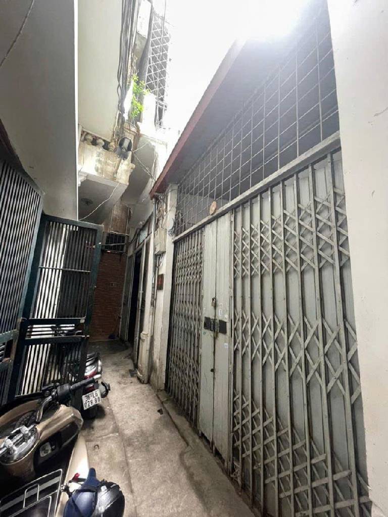 Bán nhà Quan Nhân - diện tích 89m2 4 tầng - Vài bước ra mặt phố - giá 18 tỷ