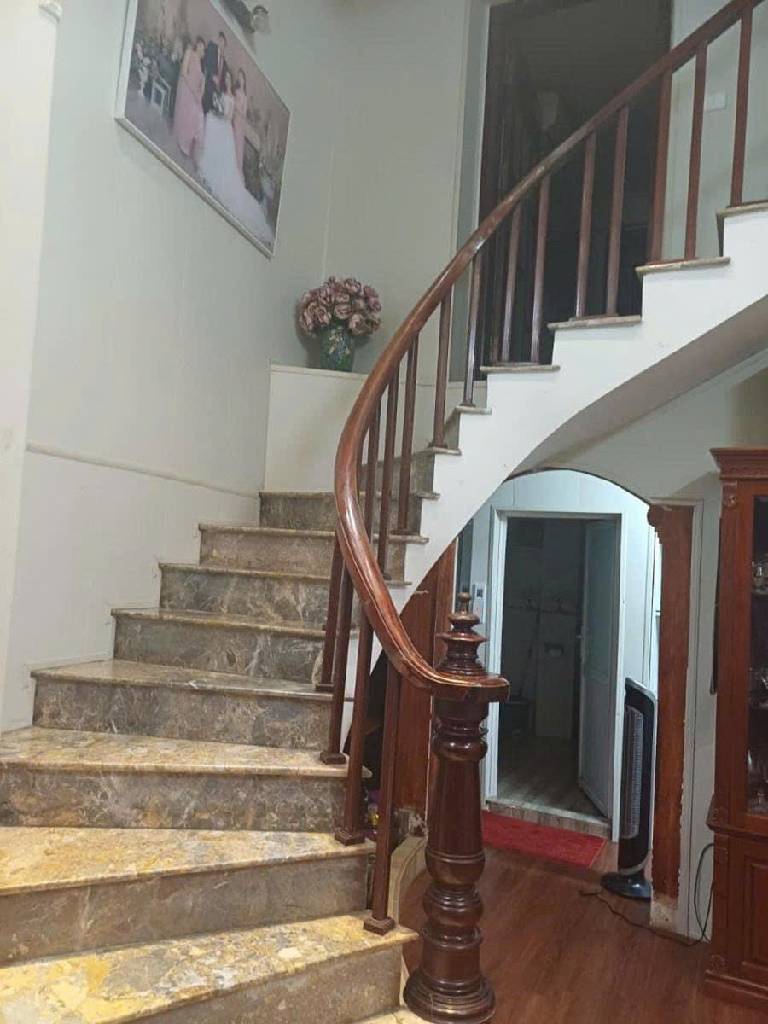 Bán nhà Quan Nhân - diện tích 89m2 4 tầng - Vài bước ra mặt phố - giá 18 tỷ