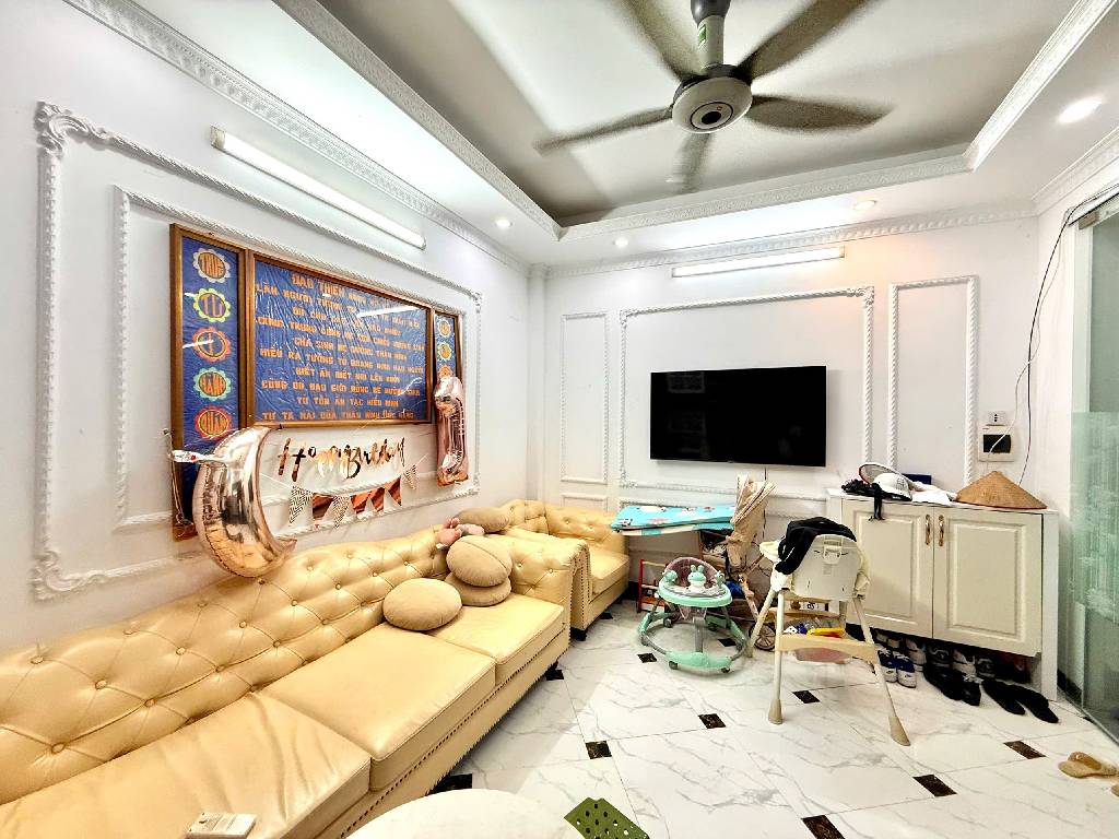 Bán nhà Gốc Đề - diện tích 30m2 5 tầng - ô tô đỗ cổng - giá 7,75 tỷ