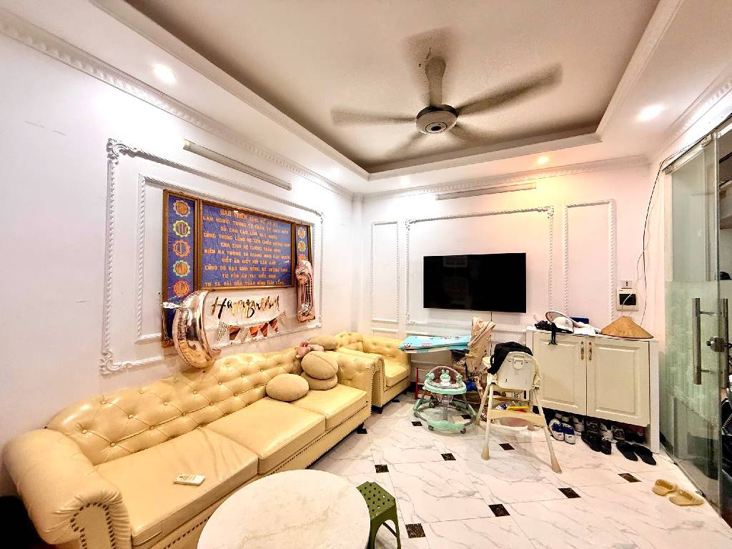 Bán nhà Gốc Đề - diện tích 30m2 5 tầng - ô tô đỗ cổng - giá 7,75 tỷ