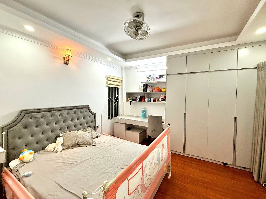 Bán nhà Gốc Đề - diện tích 30m2 5 tầng - ô tô đỗ cổng - giá 7,75 tỷ