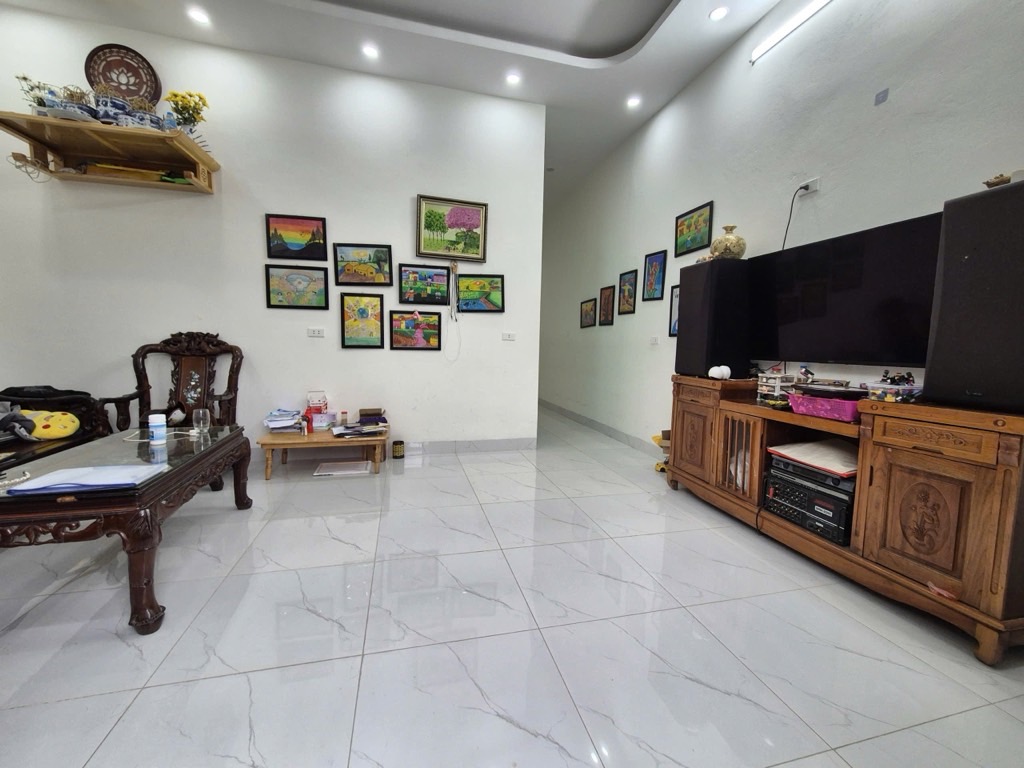 Bán nhà Định Công Thượng - diện tích 57.8m2 1 tầng - Nhà Đẹp Ở Luôn - giá 2,4 tỷ