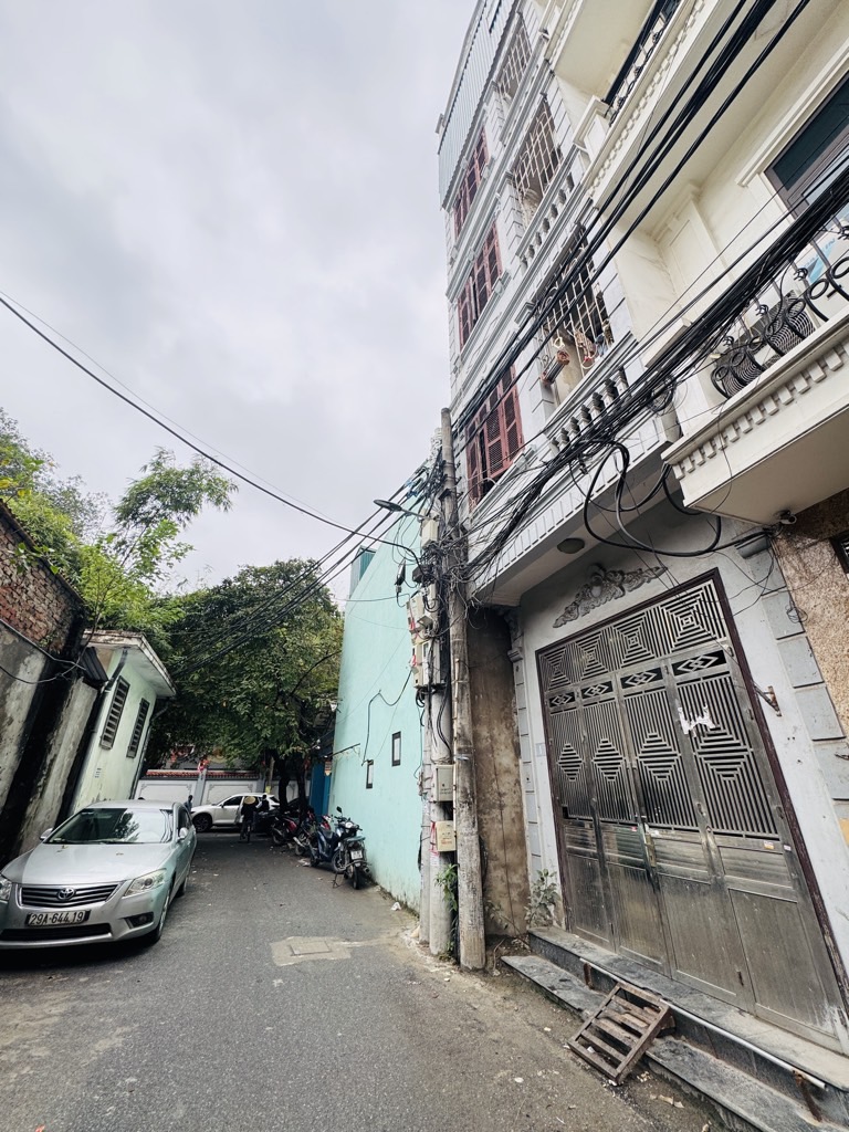 Bán nhà Khương Hạ - diện tích 41m2 5 tầng - ô tô dừng đỗ qua nhà - giá 14,8 tỷ