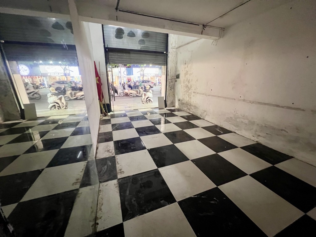 Bán nhà Phạm Ngọc Thạch - diện tích 28.4m2 2 tầng - Mặt phố kinh doanh sầm uất - giá 9,5 tỷ