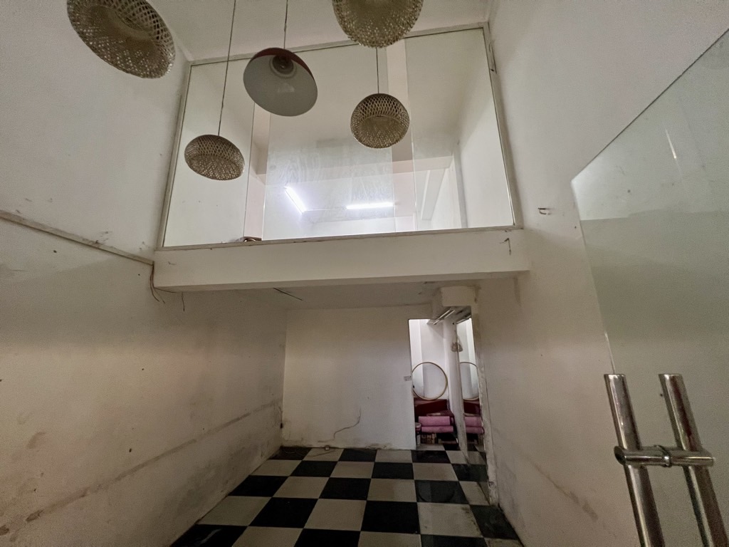 Bán nhà Phạm Ngọc Thạch - diện tích 28.4m2 2 tầng - Mặt phố kinh doanh sầm uất - giá 9,5 tỷ