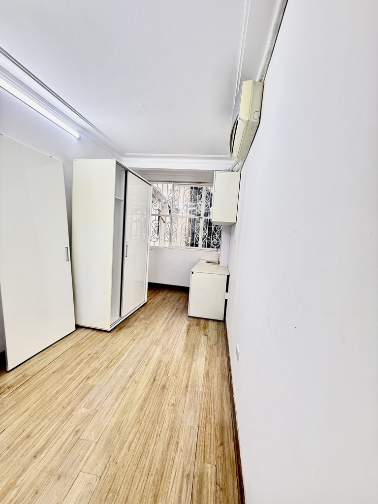 Bán nhà Ngõ Chùa Liên Phái - diện tích 38,4m2 4 tầng - Ô tô đỗ chân cầu thang - giá 8,3 tỷ