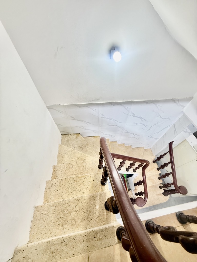 Bán nhà Ngõ Chùa Liên Phái - diện tích 38,4m2 4 tầng - Ô tô đỗ chân cầu thang - giá 8,3 tỷ