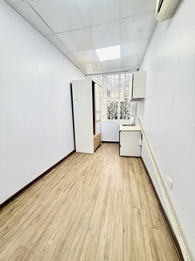 Bán nhà Ngõ Chùa Liên Phái - diện tích 38,4m2 4 tầng - Ô tô đỗ chân cầu thang - giá 8,3 tỷ