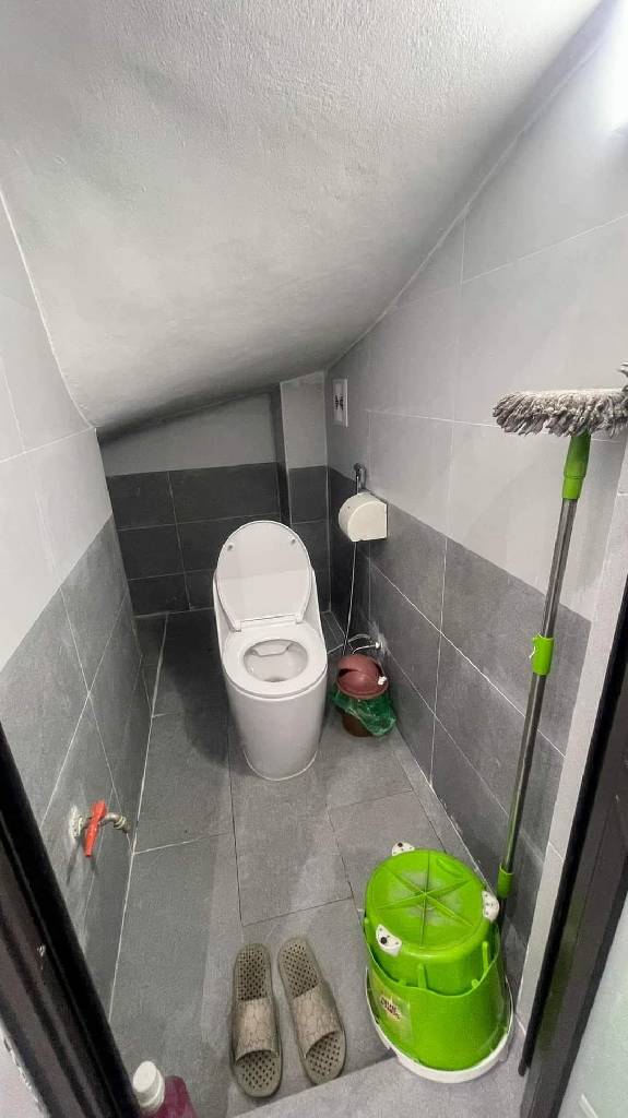 Bán nhà Tô Hoàng - diện tích 44m2 6 tầng - Lô góc 2 mặt tiền - giá 17,5 tỷ